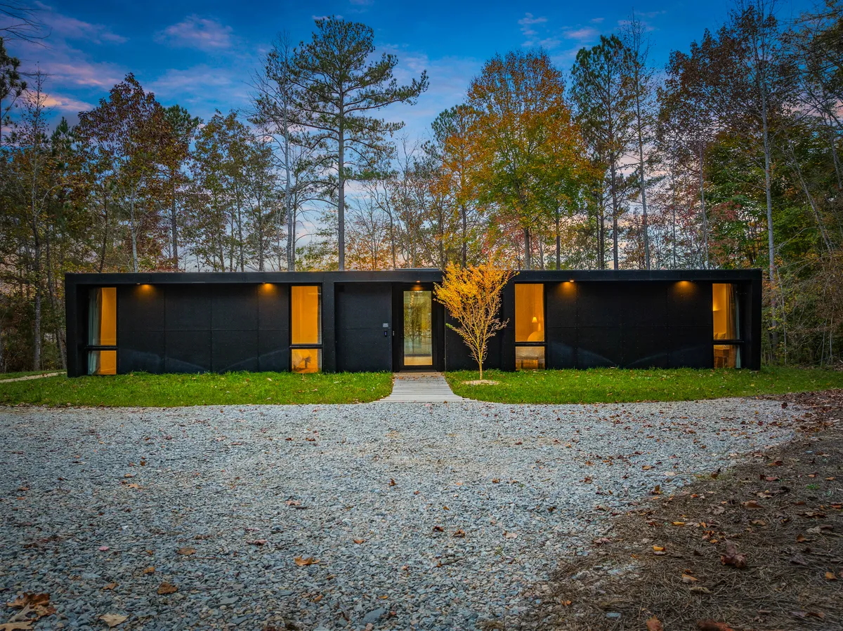 Designer's Glass Waterfront Lakehouse