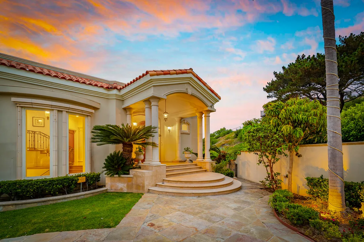 Wander La Jolla Glow