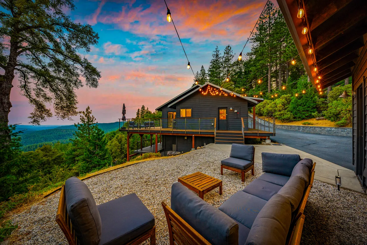 Wander Nevada City Vista