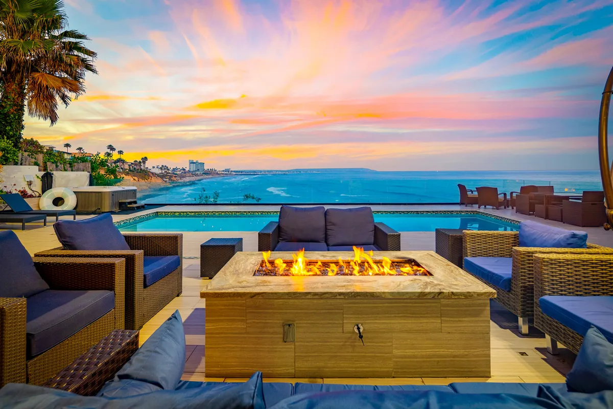 Wander La Jolla Tides