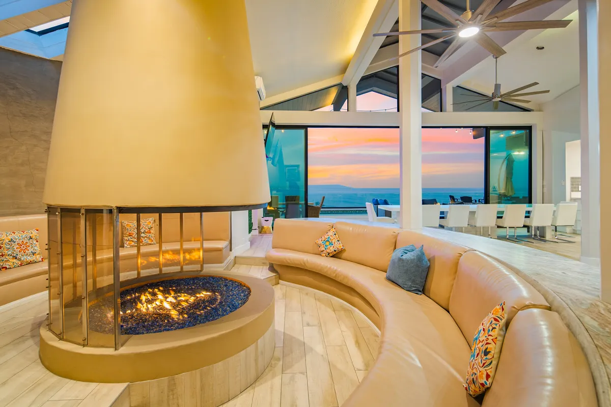 Wander La Jolla Tides