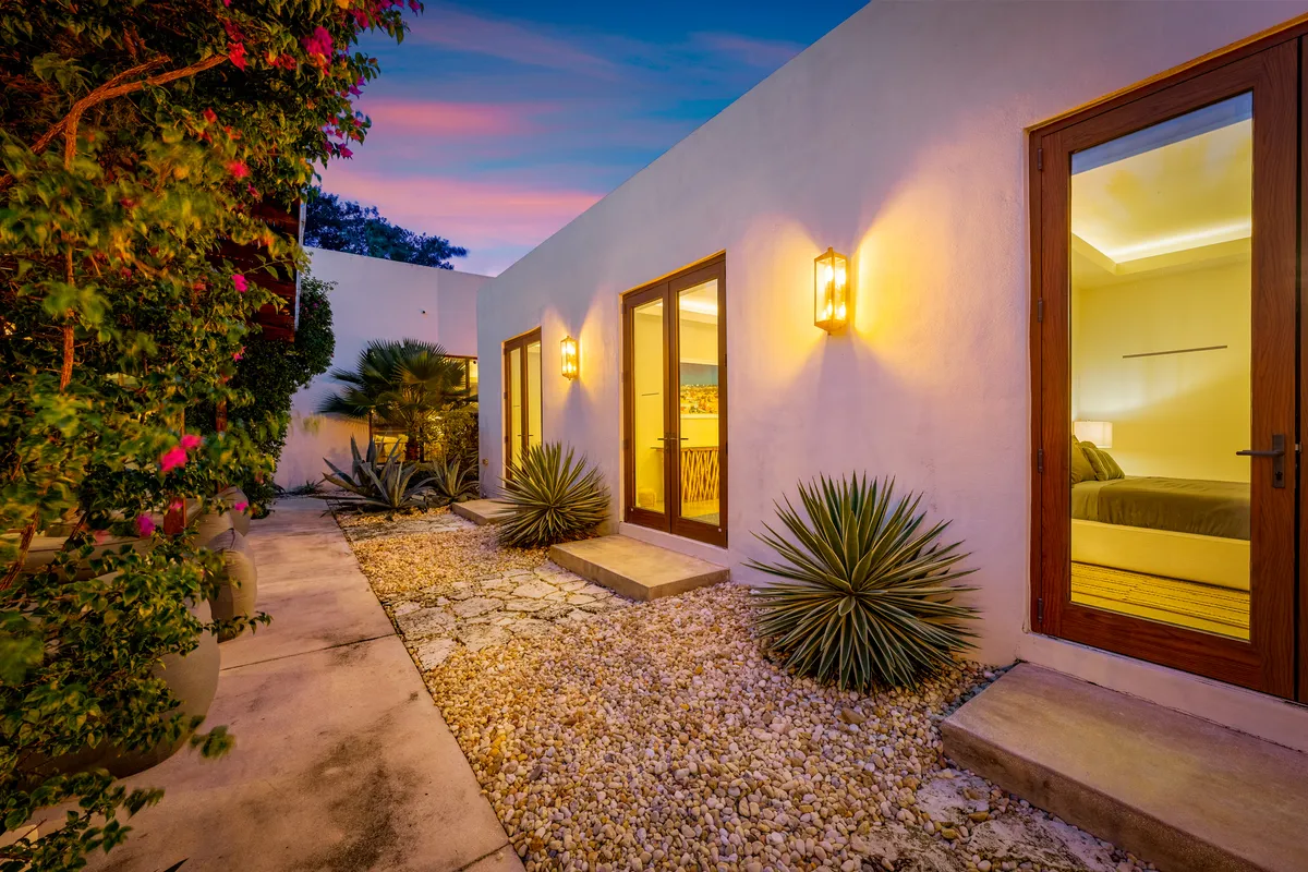Private Oasis with Pool sleeps 12, Brand new !