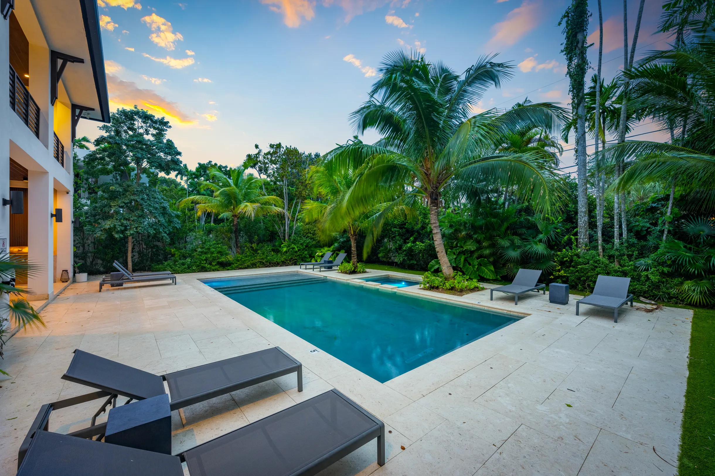 Brand new Villa with Pool/Jacuzzi/GameRoom #92