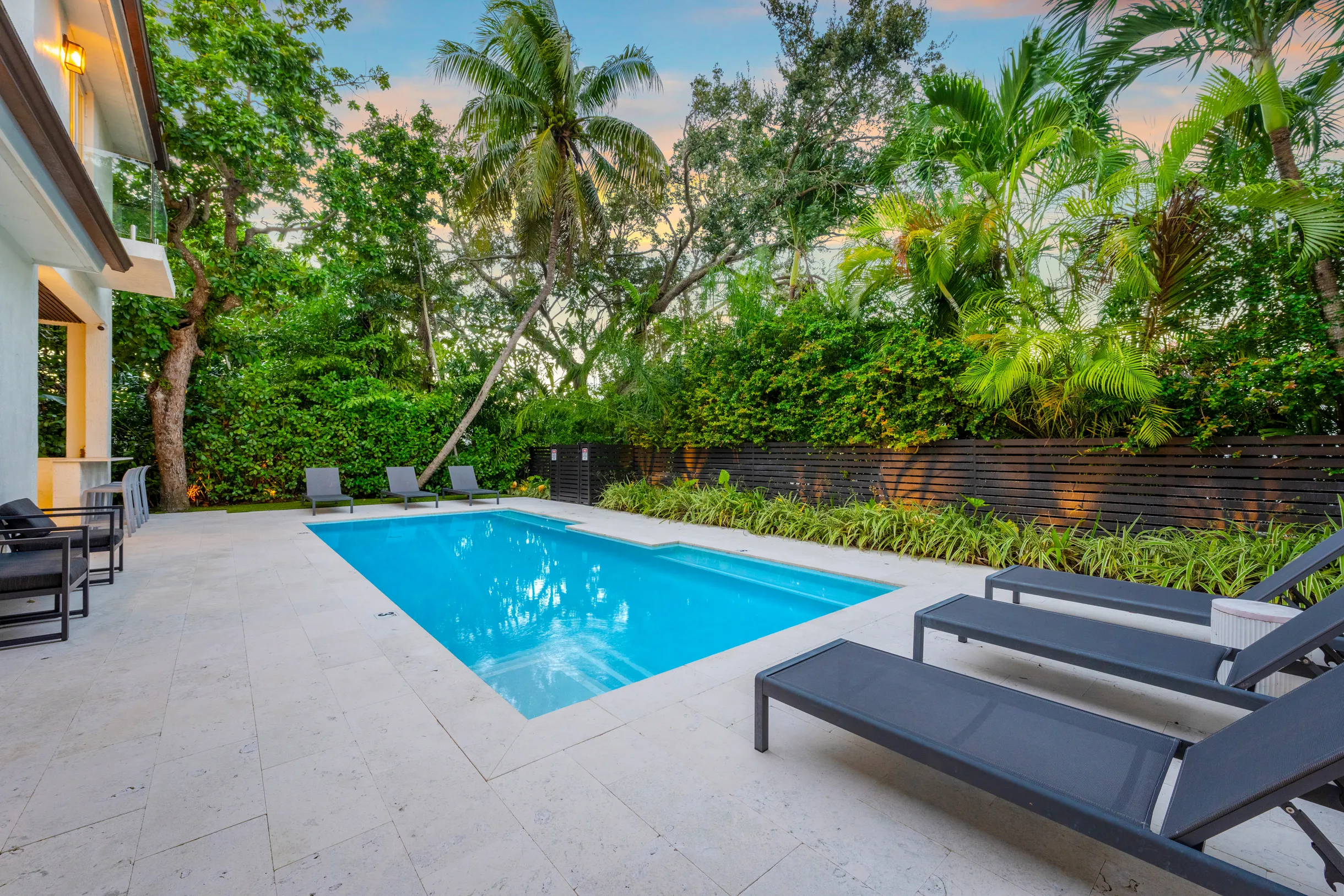 New Lux Modern w/ Pool, Jacuzzi, Billiards, B-ball #72