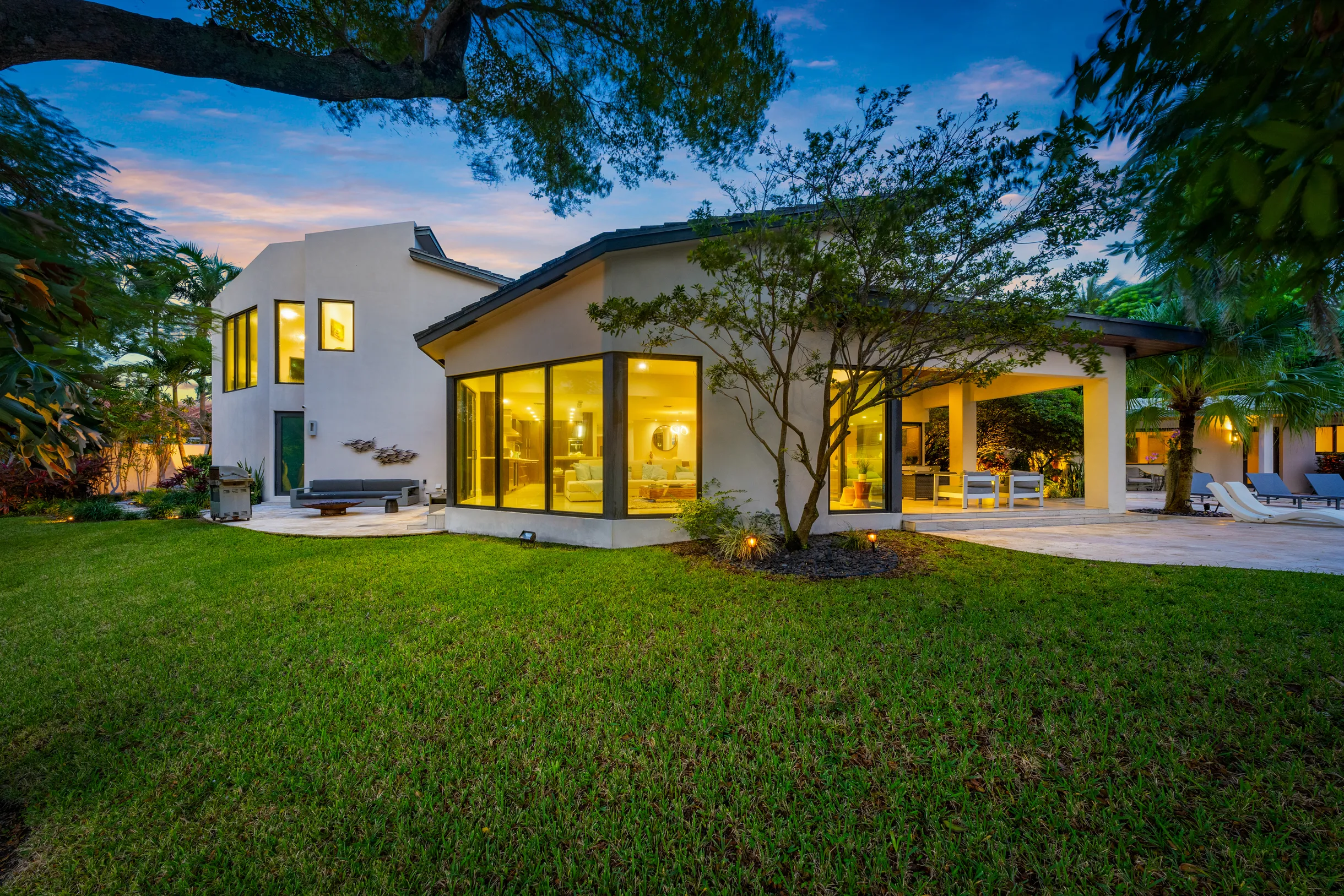 Lux Villa with pool on the water / Beach Access! #65