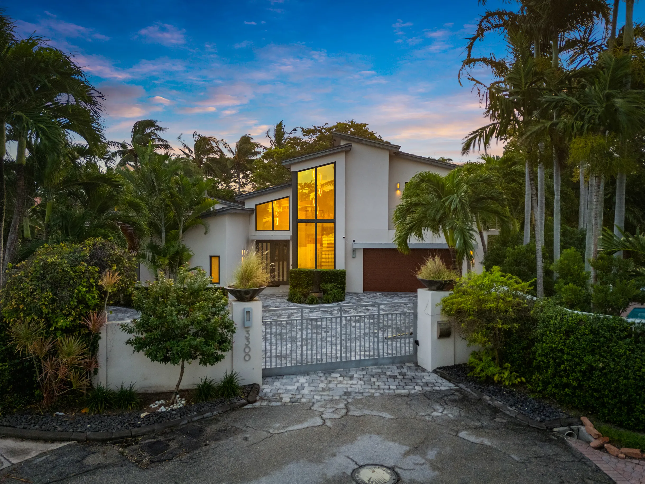 Lux Villa with pool on the water / Beach Access! #75