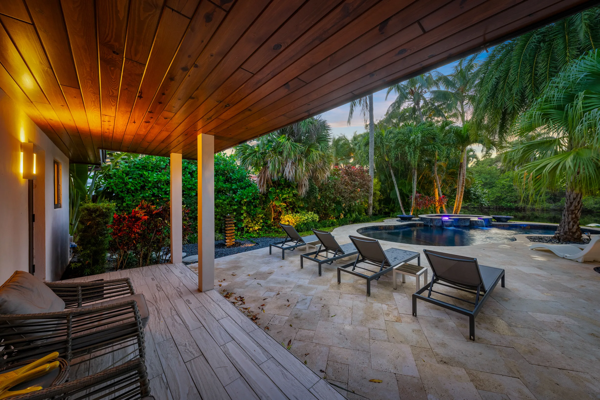 Lux Villa with pool on the water / Beach Access! #83