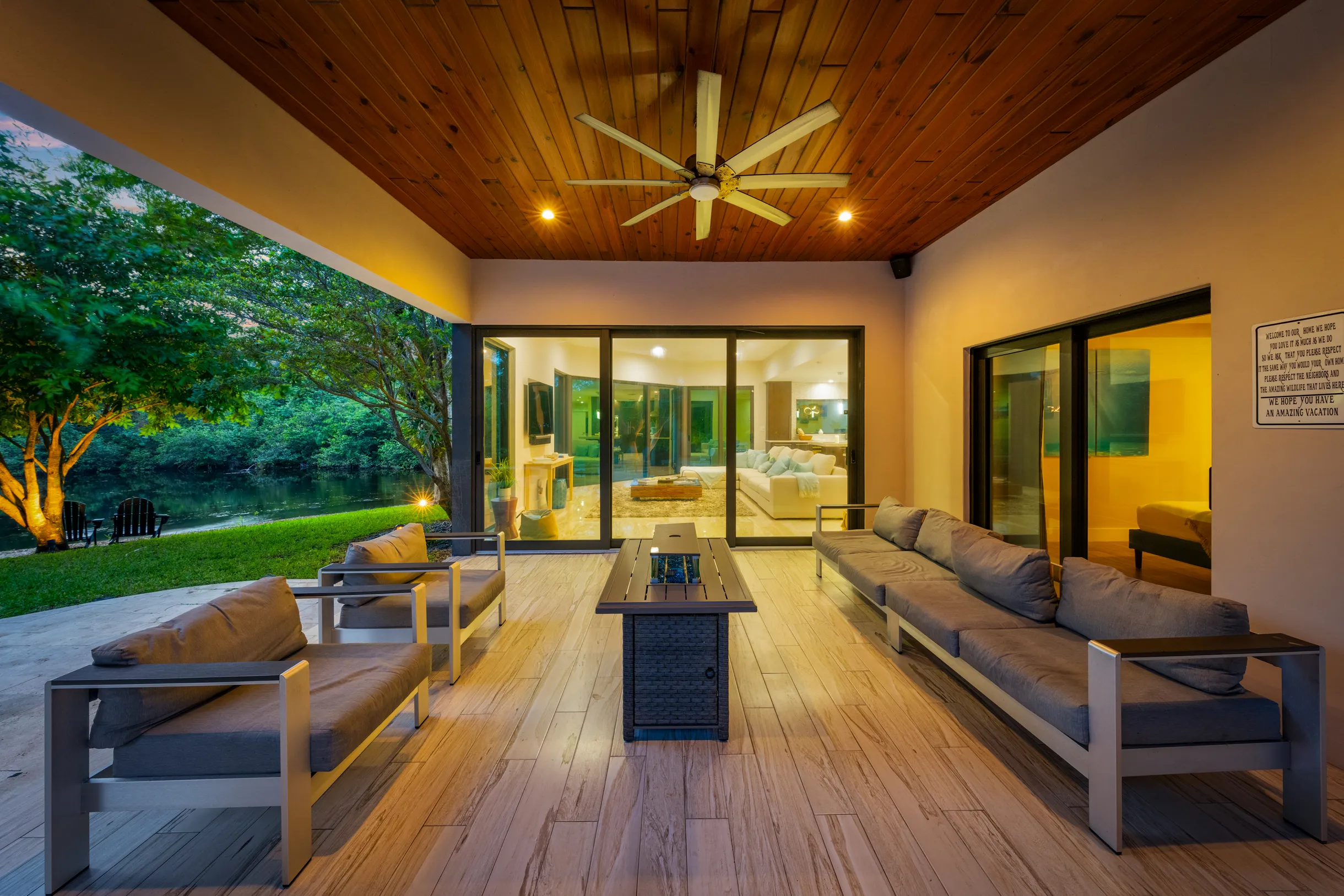 Lux Villa with pool on the water / Beach Access! #105