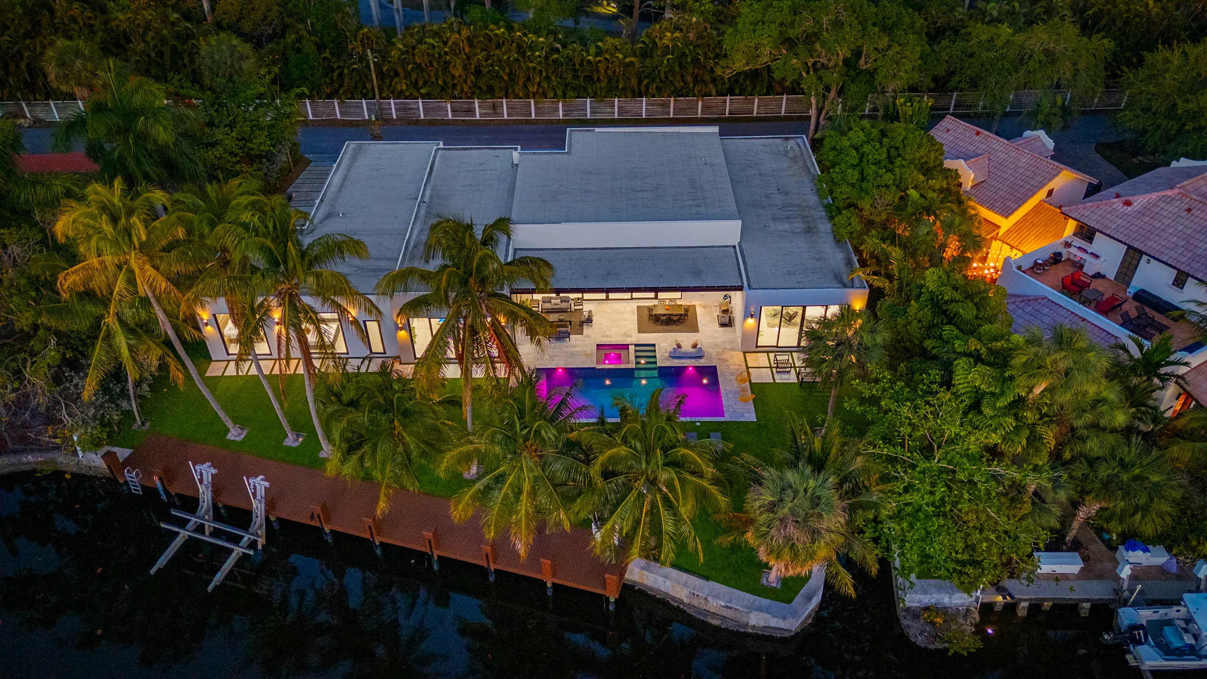 NEW Waterfront Villa w/ Pool/Jacuzzi/Billard #87