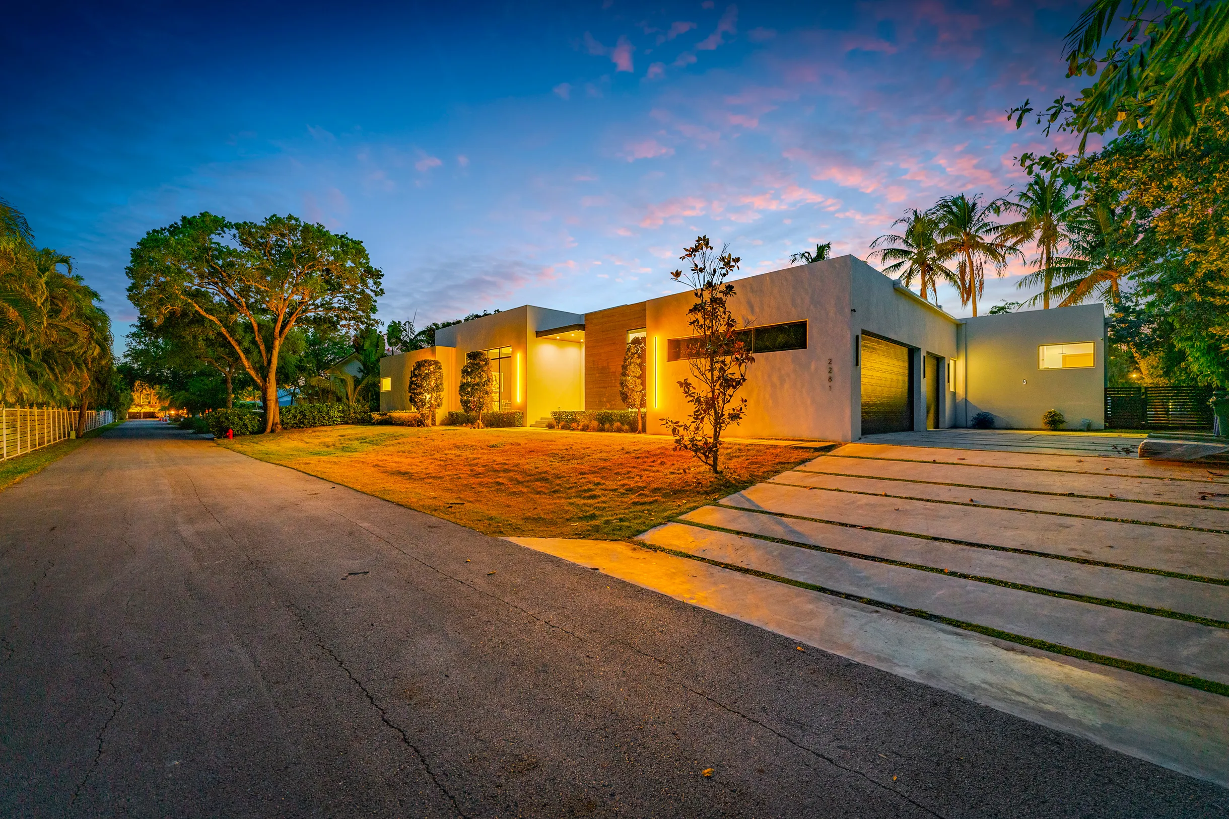 NEW Waterfront Villa w/ Pool/Jacuzzi/Billard #62