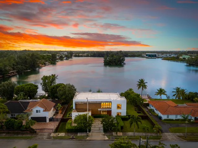 Wander Miami Waterfront