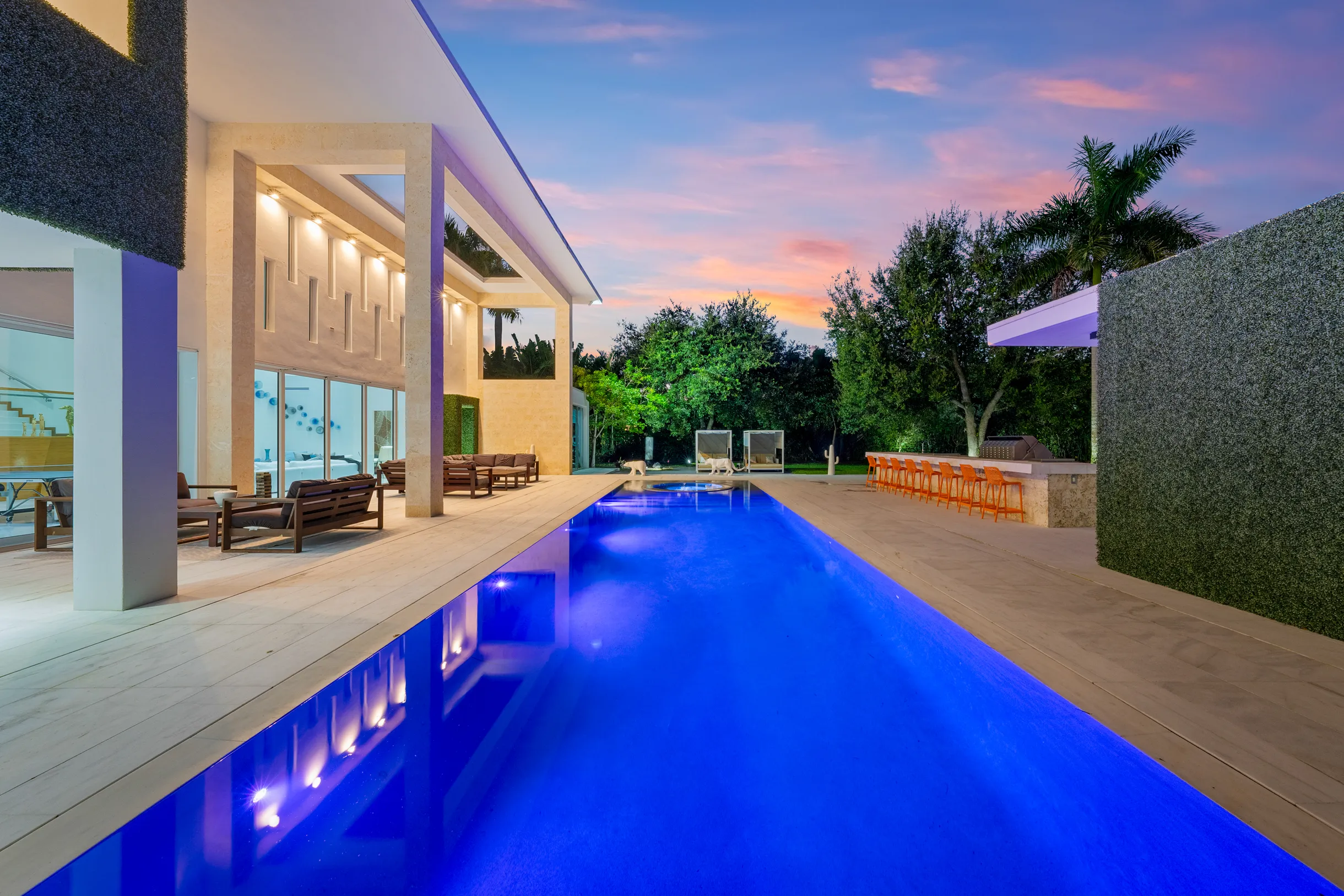 Wander Pinecrest Palms #88