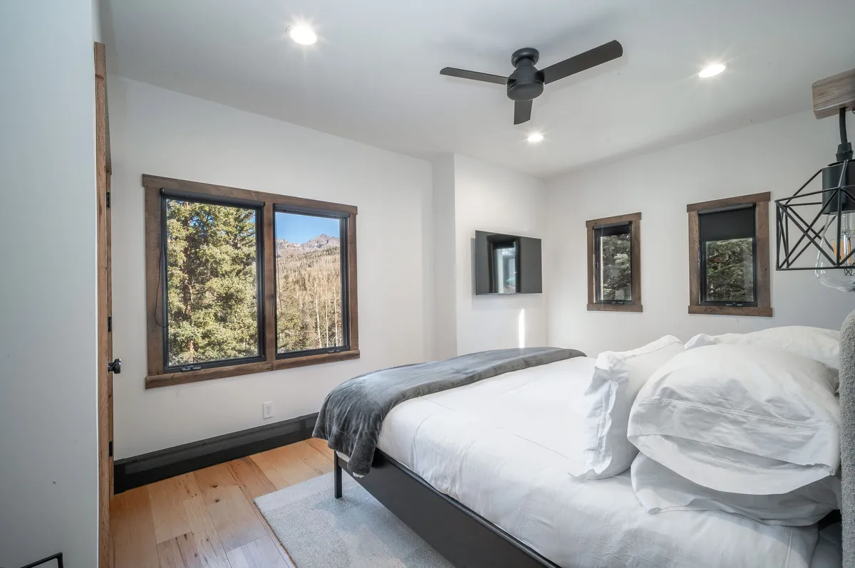 Wander Telluride Winterleaf #24