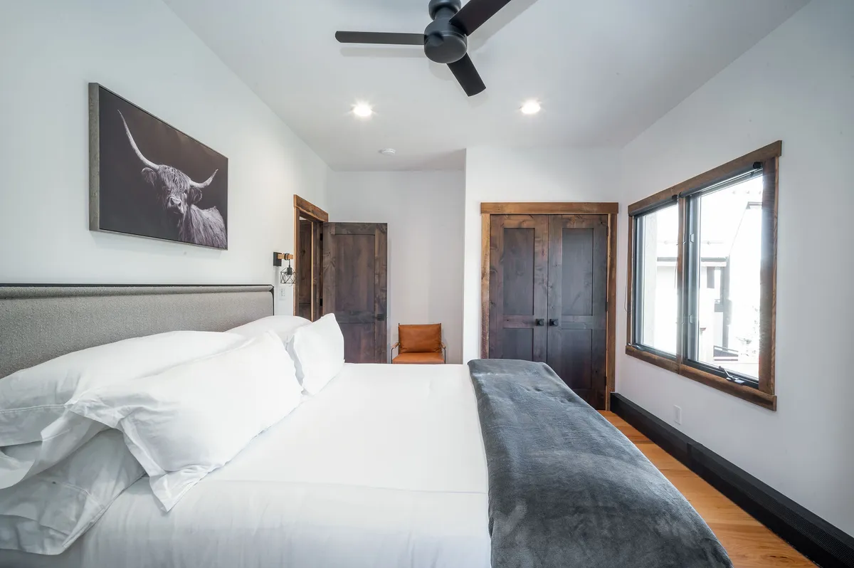 Bedroom 3 image