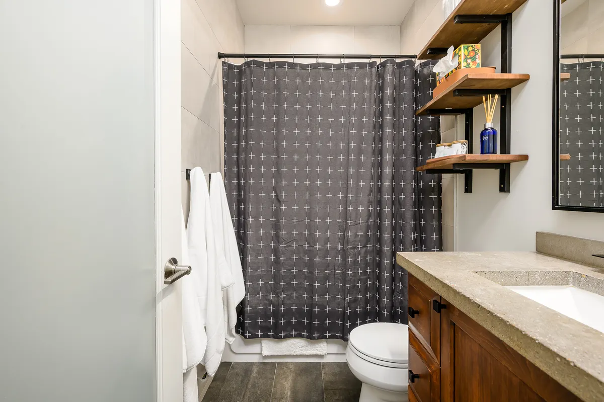 Wander Cave Creek Oasis