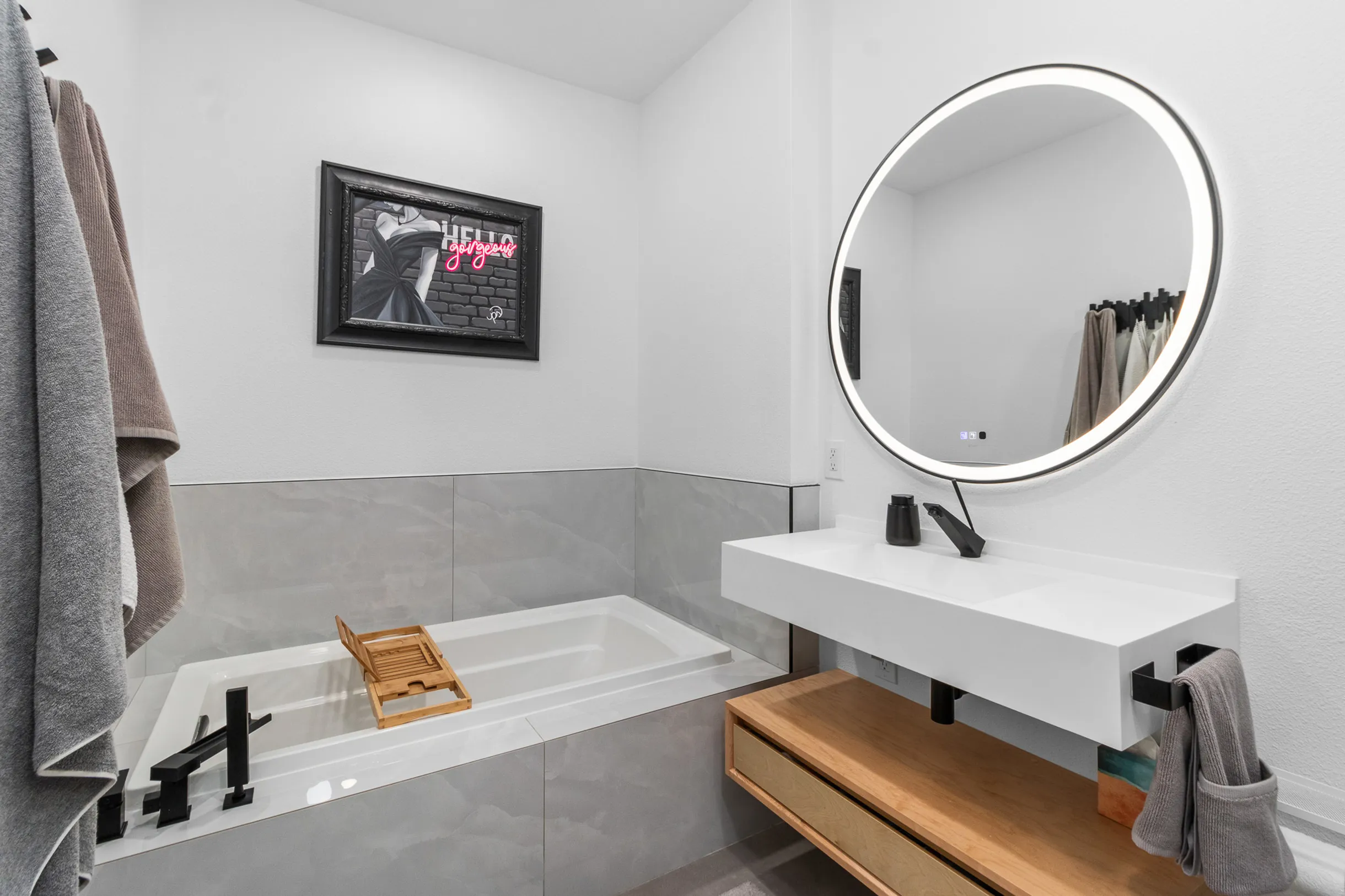 Wander Tampa Estate #10