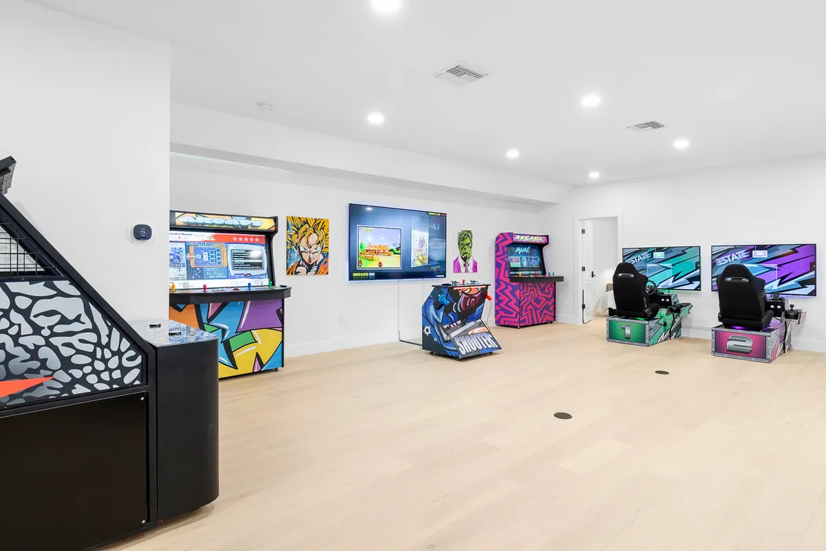 Wander Tampa Estate #46