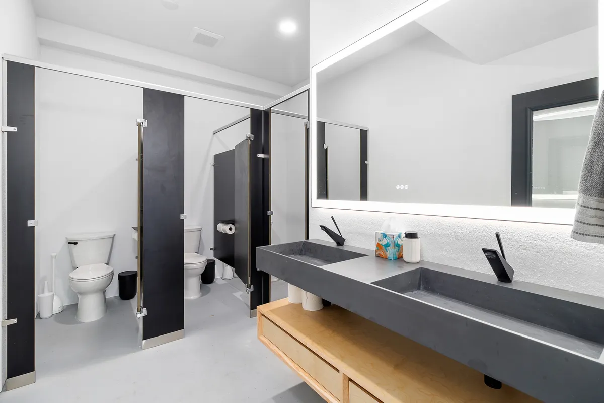 Wander Tampa Estate #25