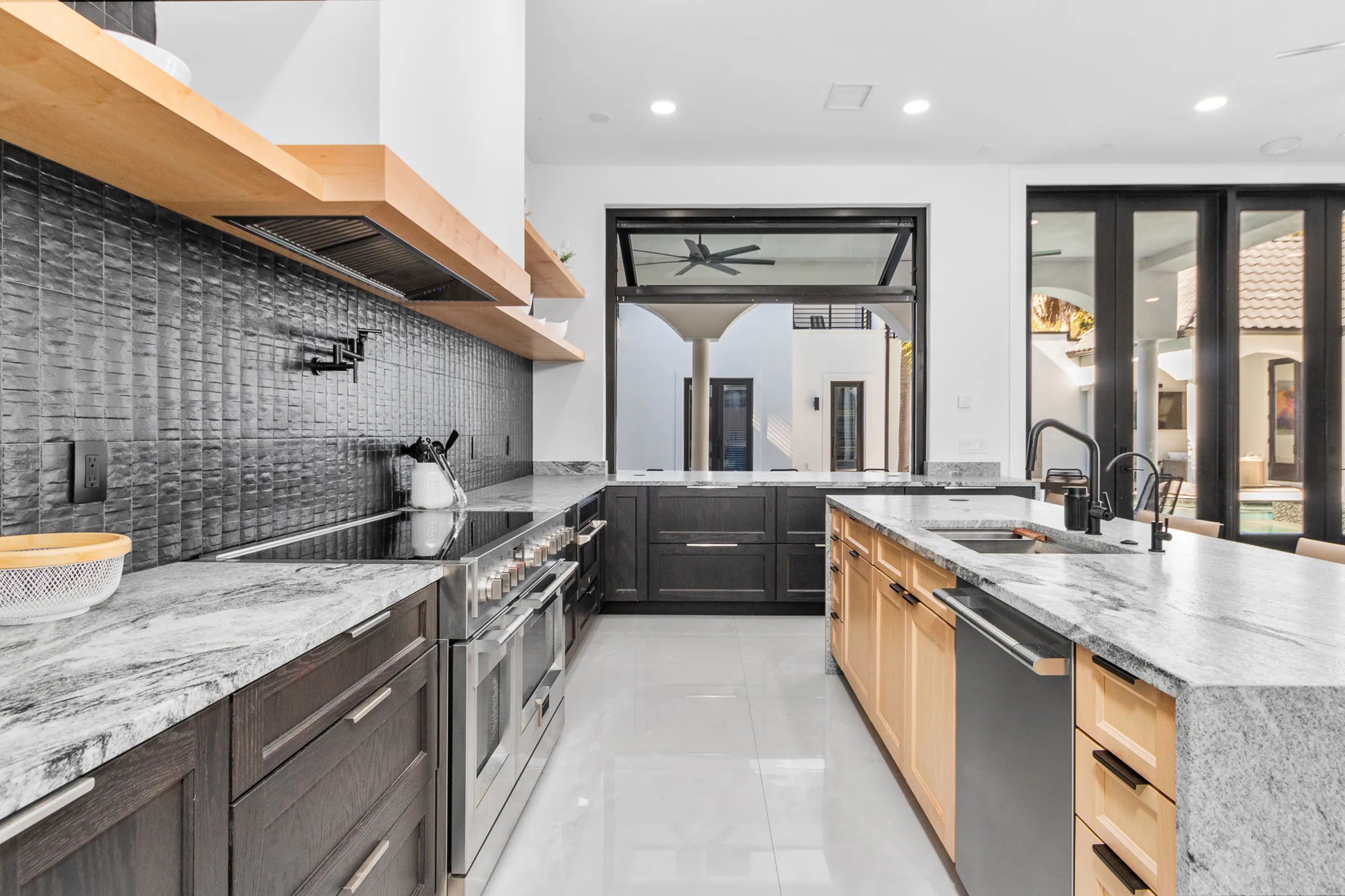 Wander Tampa Estate #54