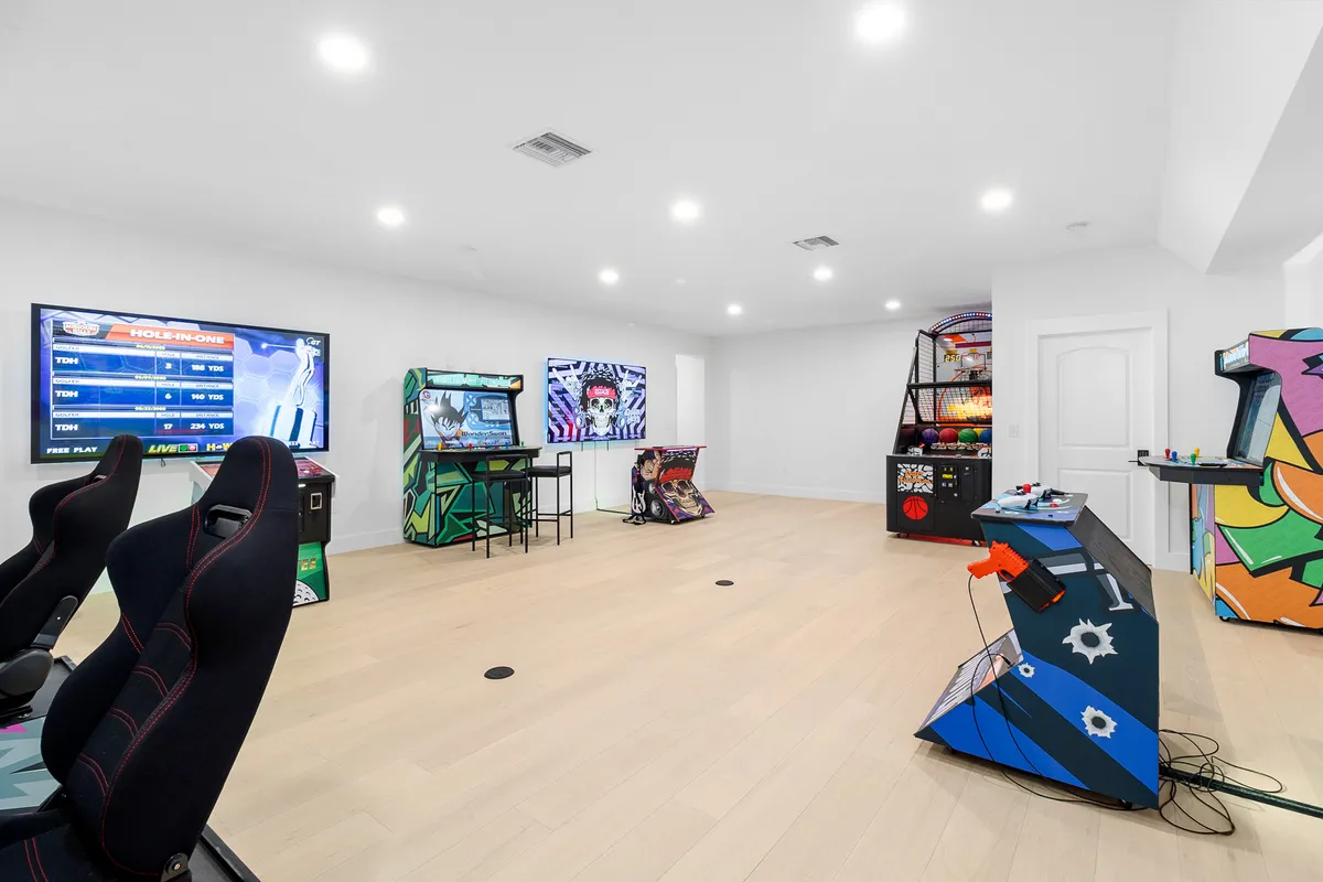 Wander Tampa Estate #74