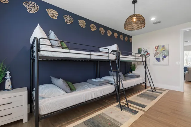 Bunk Bedroom image 1