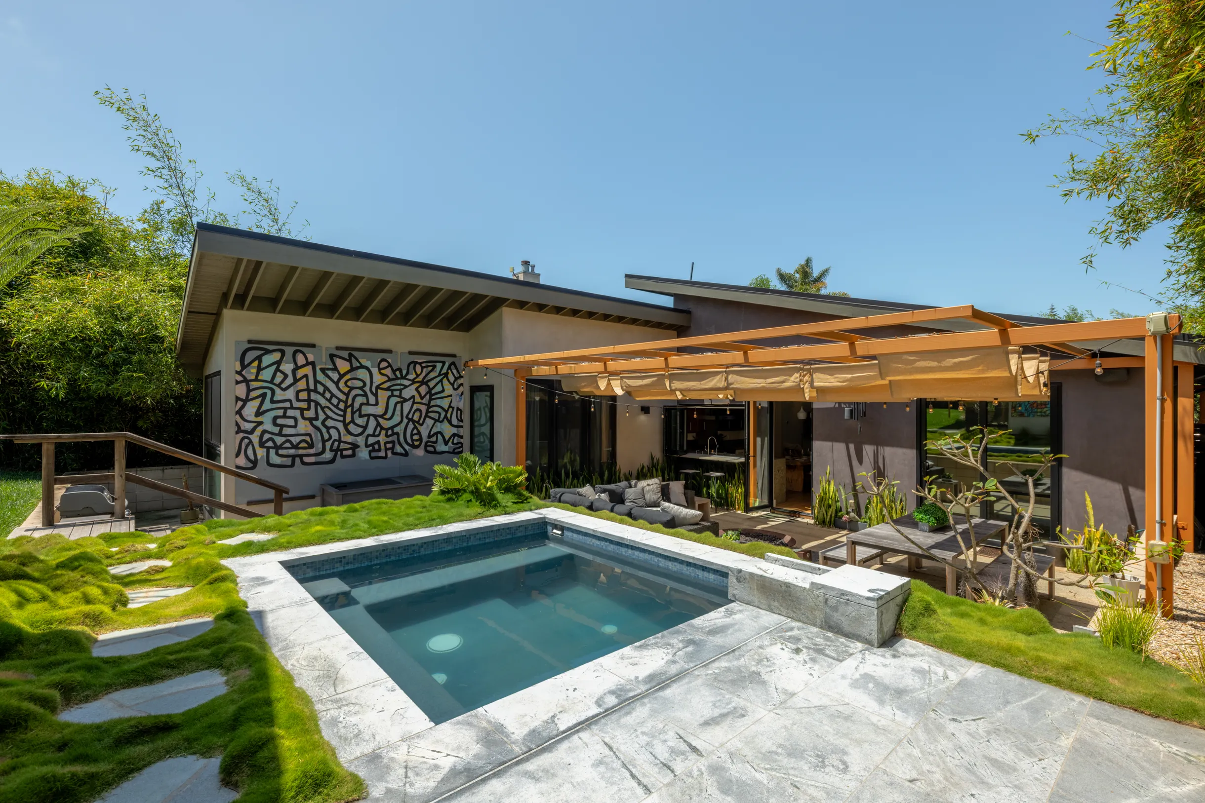 Wander Encinitas Modern