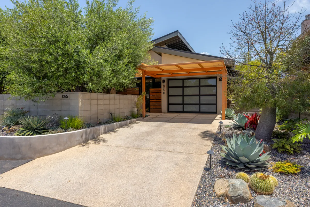 Wander Encinitas Modern