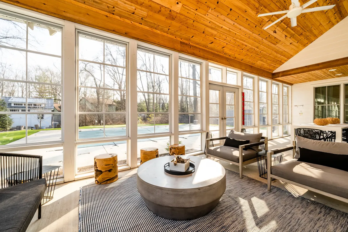 Wander Union Pier Retreat