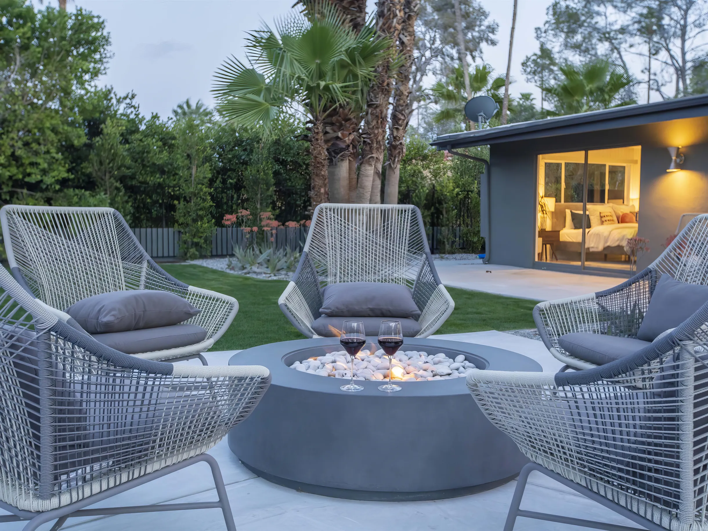 Wander Palm Springs Elm #24
