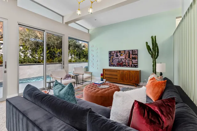 Wander Palm Springs Topaz #3