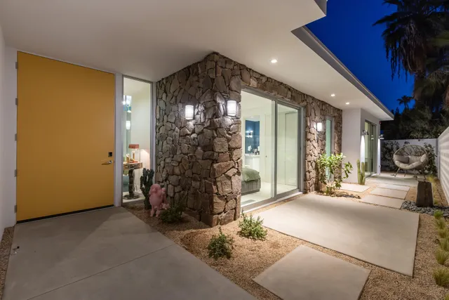 Wander Palm Springs Topaz #5