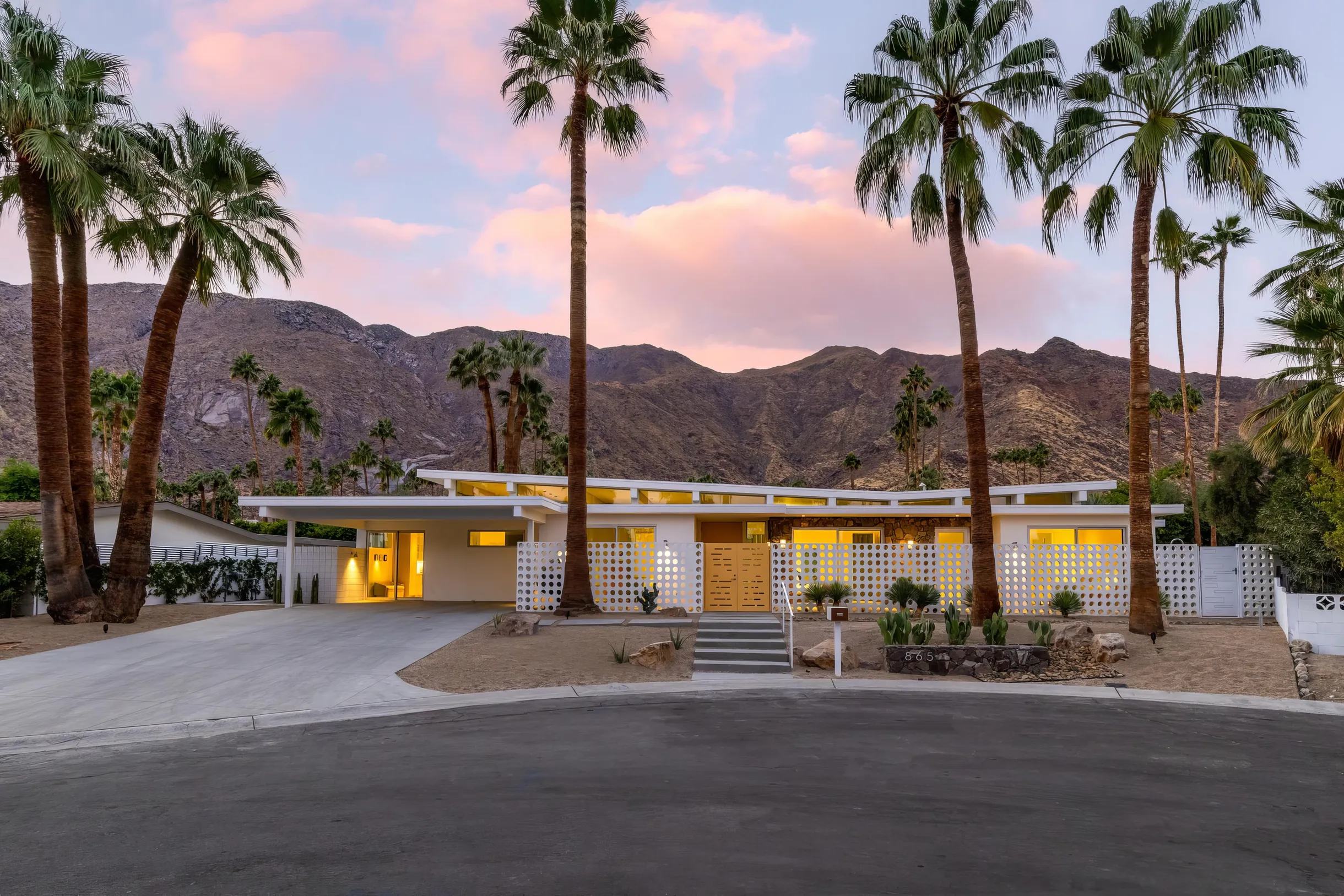 Wander Palm Springs Topaz #4