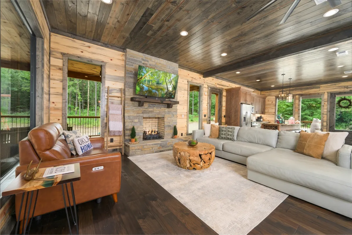 Wander Broken Bow Summit