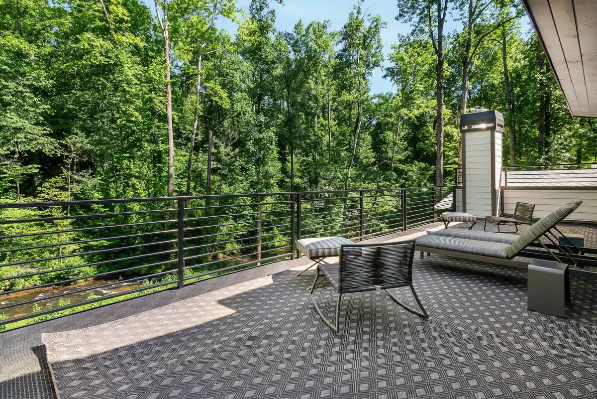 Wander Ellijay Creekside