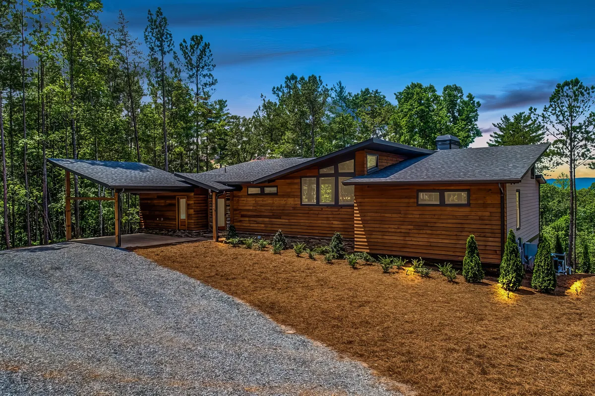 Wander Blue Ridge Grace