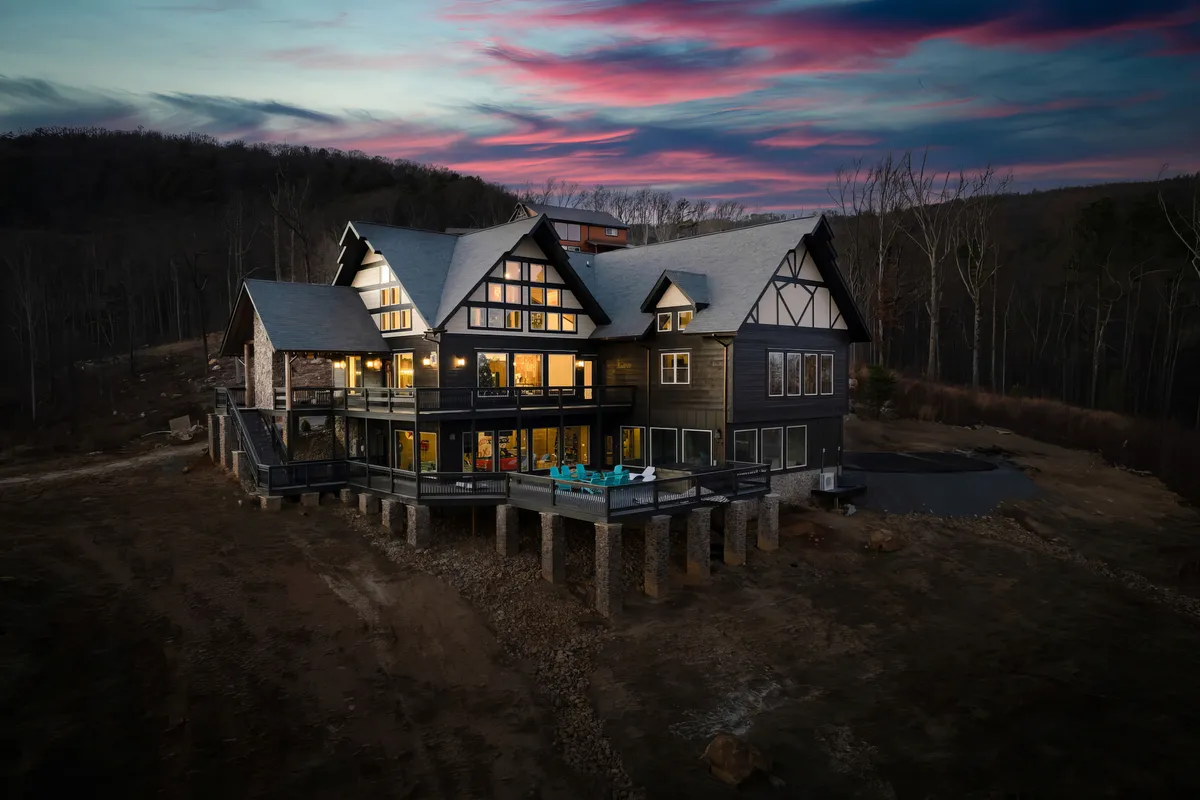 Wander Smoky Lodge #1