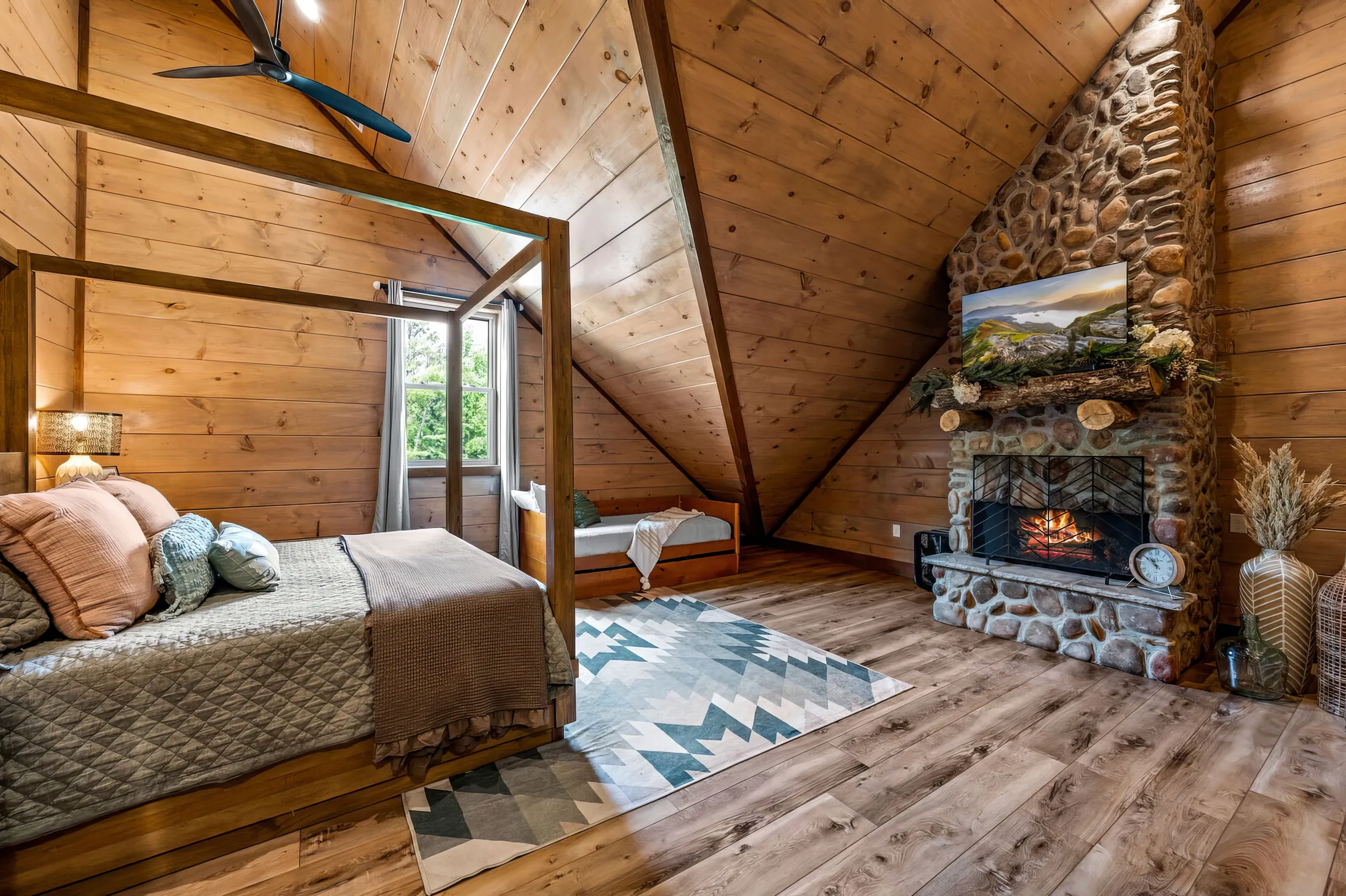 Wander Smoky Lodge #8