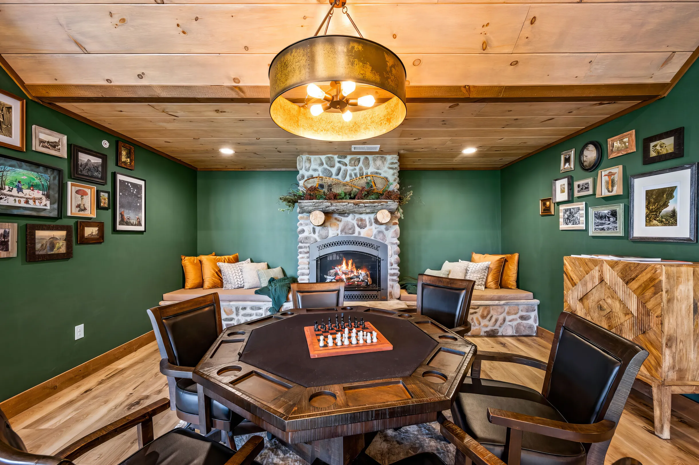 Wander Smoky Lodge #10