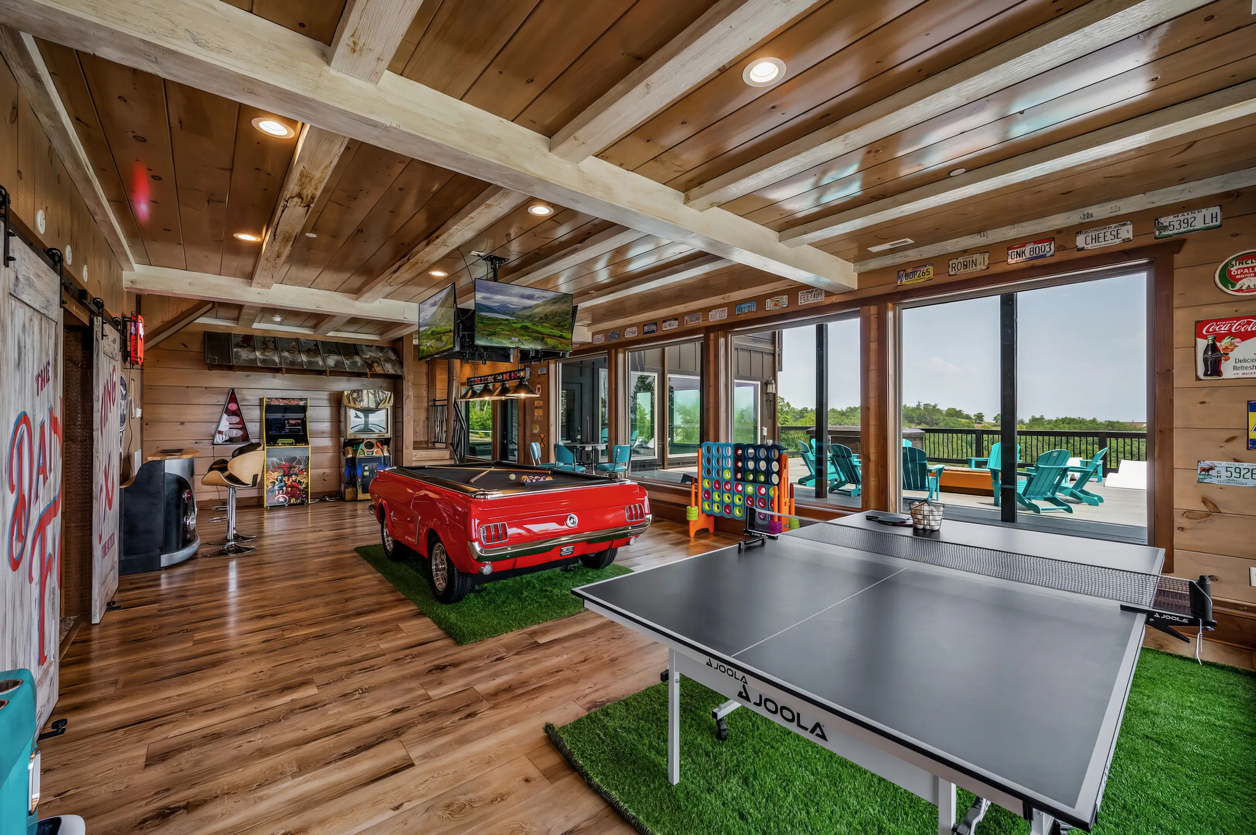 Wander Smoky Lodge #41