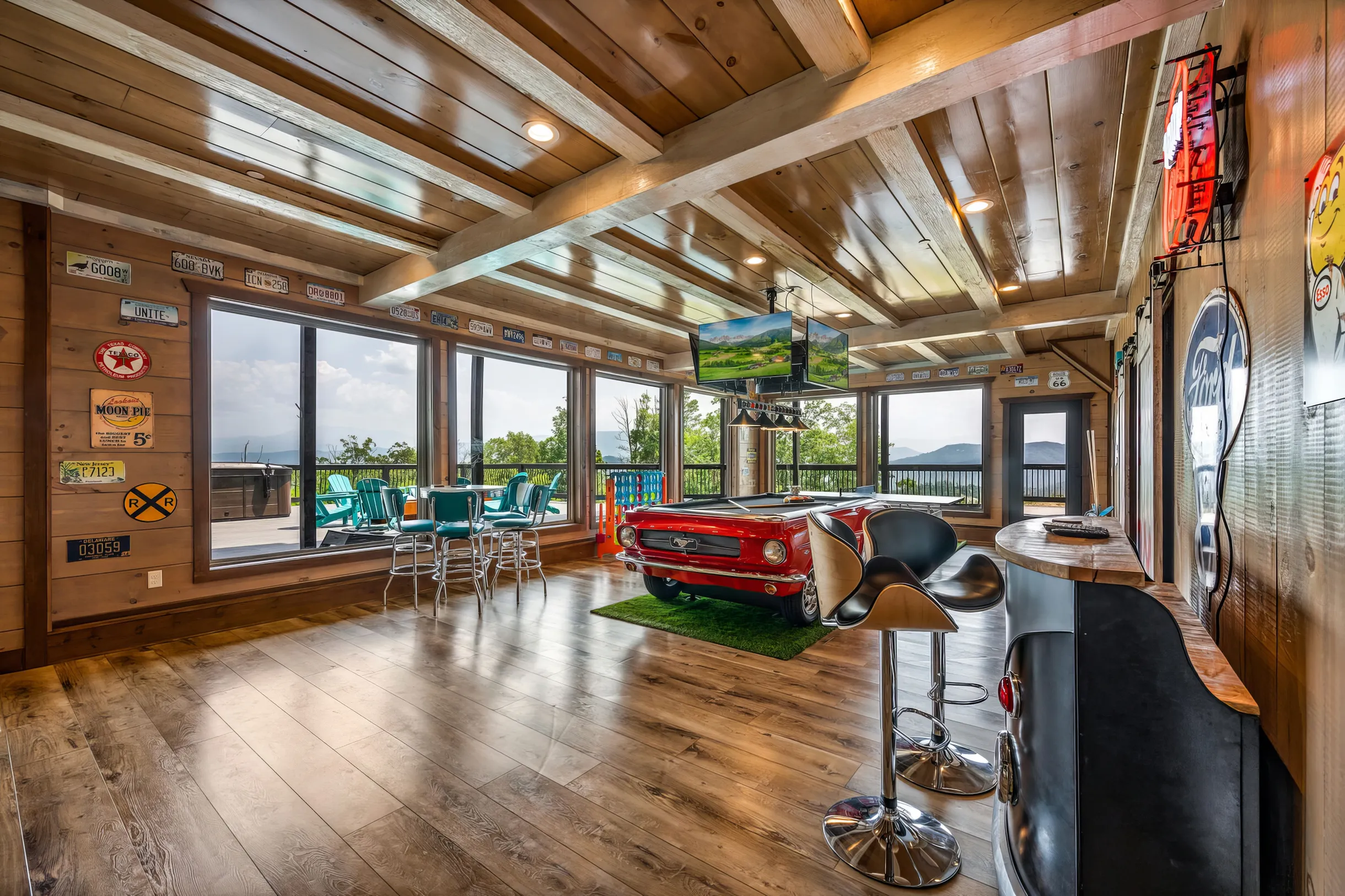 Wander Smoky Lodge #53