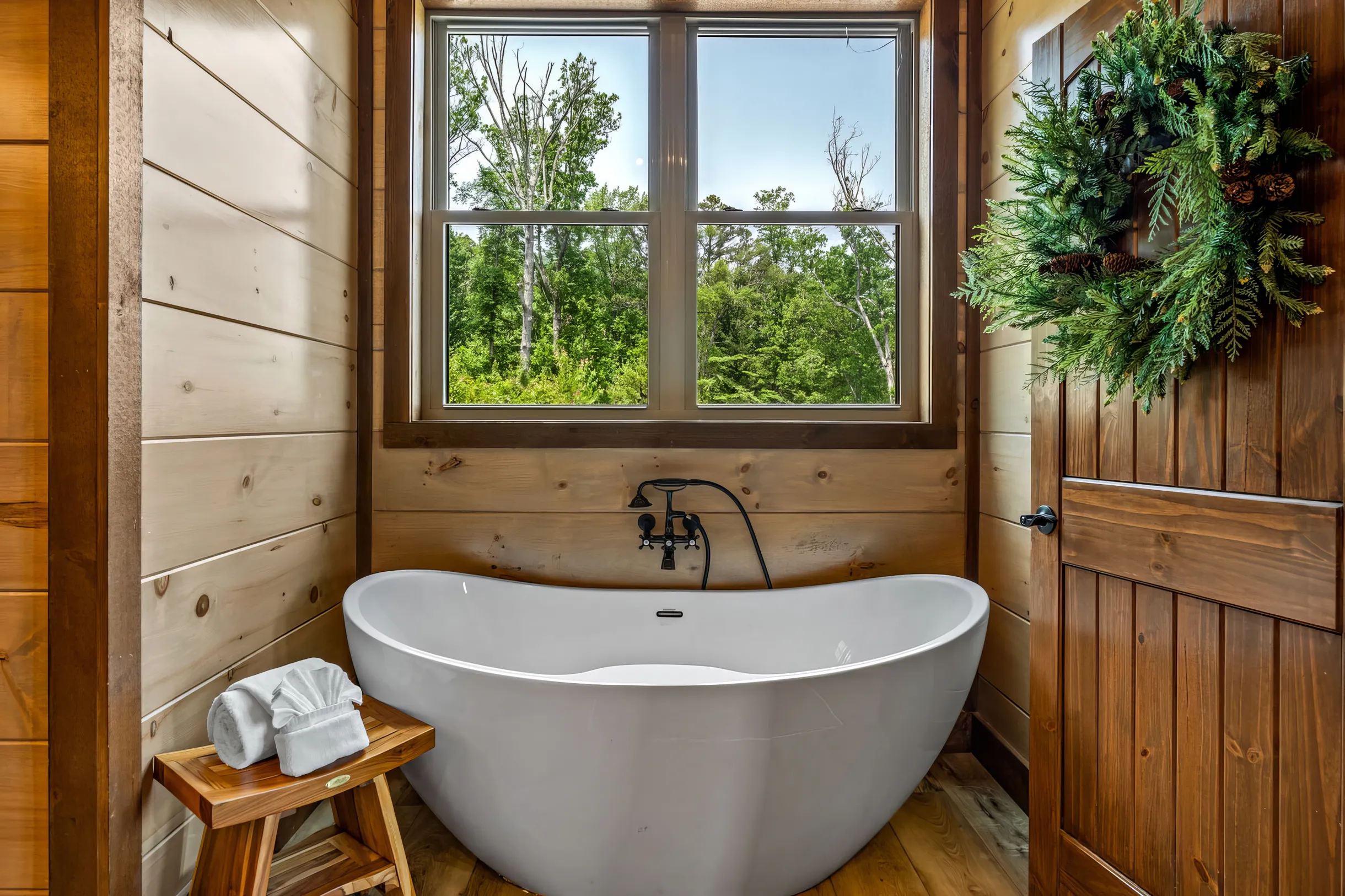 Wander Smoky Lodge #14