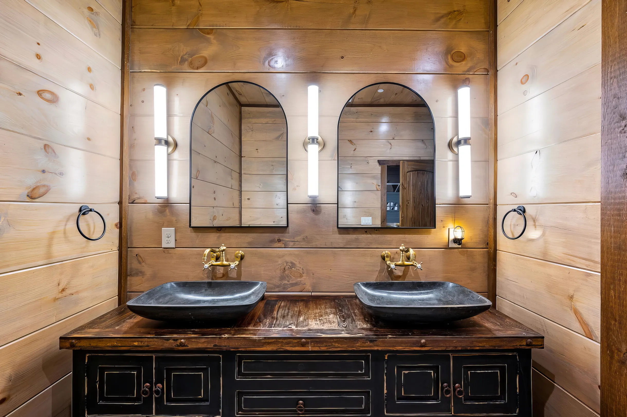 Wander Smoky Lodge #19