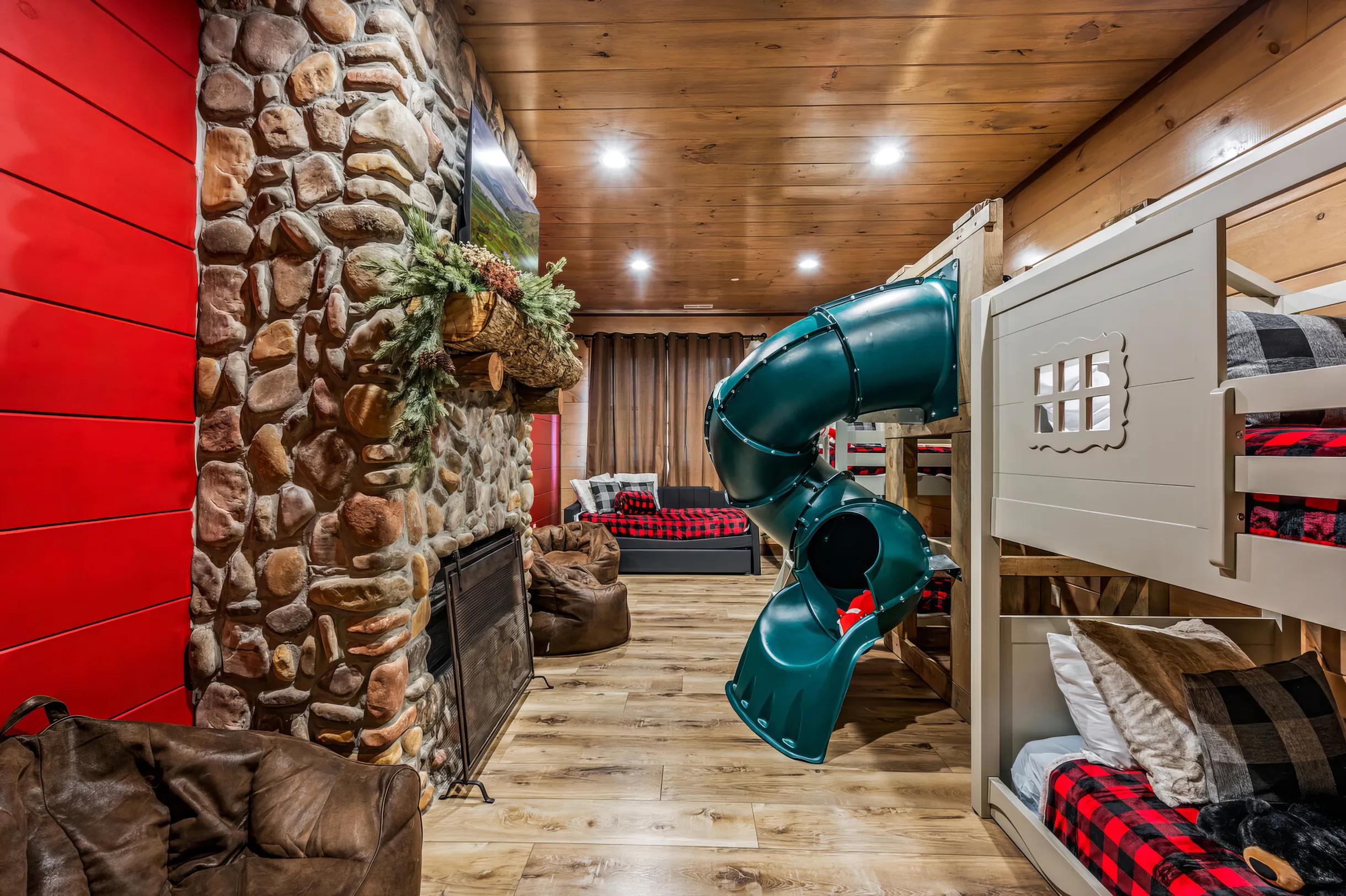 Wander Smoky Lodge #20