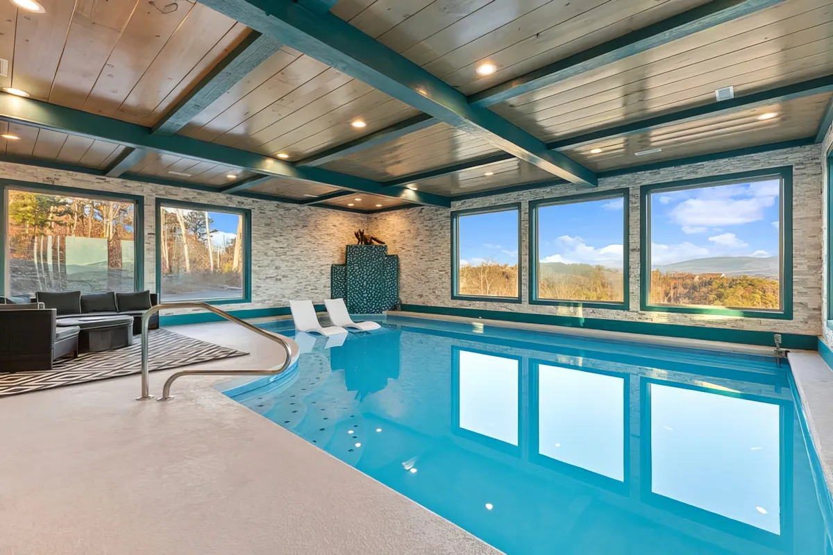 Wander Smoky Lodge #45