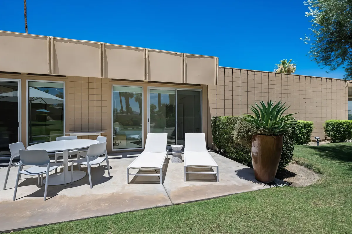 Wander Palm Desert Retreat