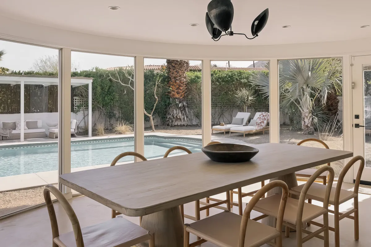 Wander Palm Springs Estate