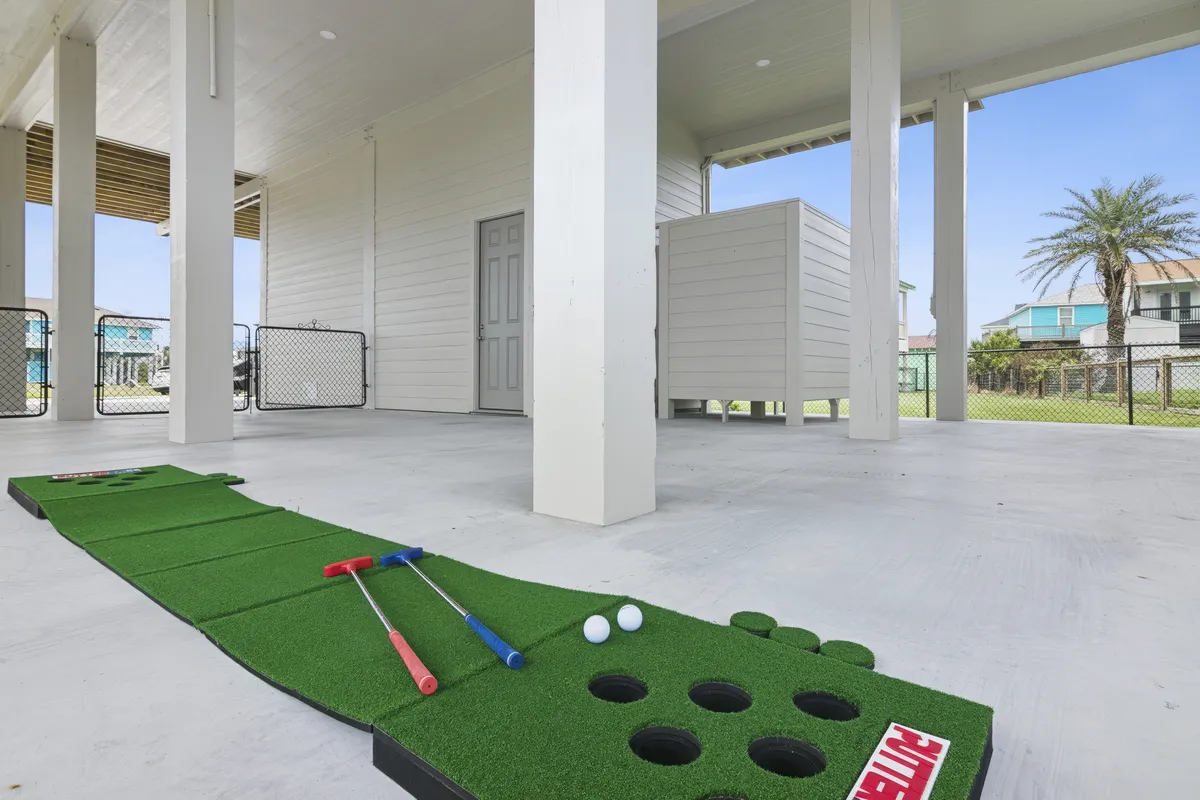 Wander Crystal Palms