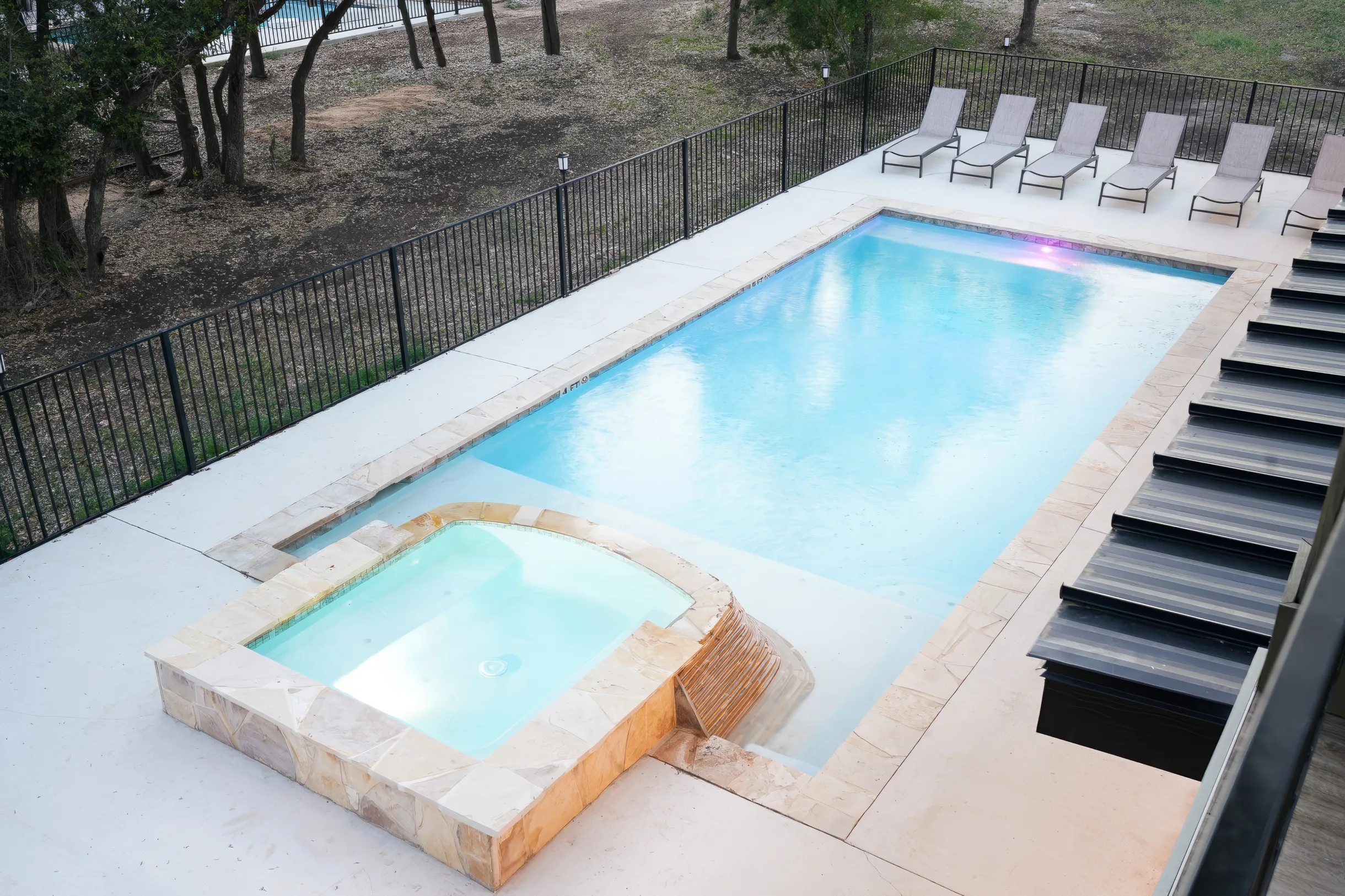 Near Frio~Free Golf~Pool~Hot tub~2 Kitchens~For 30 • White Horse Frio #41