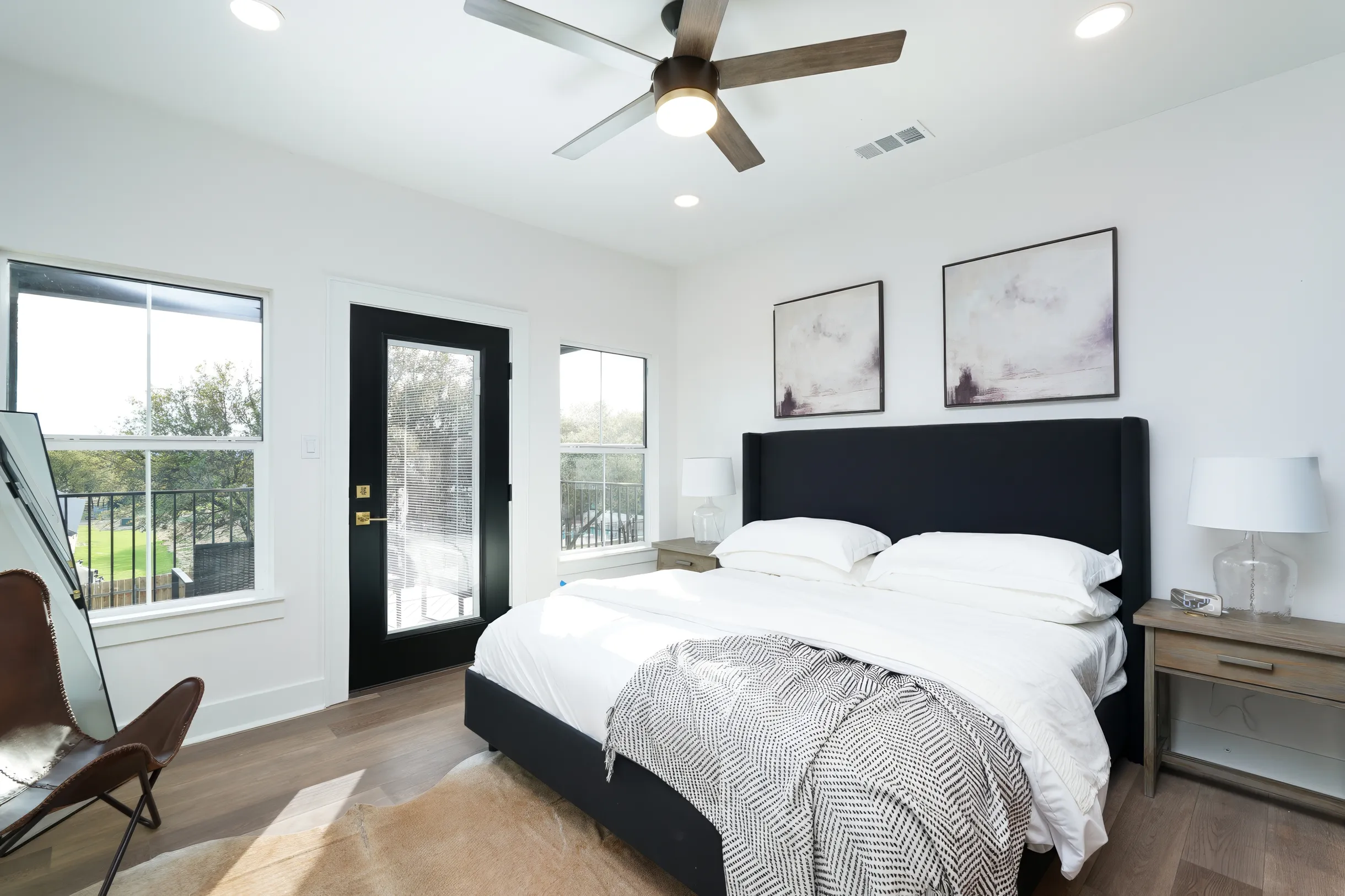 Near Frio~Free Golf~Pool~Hot tub~2 Kitchens~For 30 • White Horse Frio #5