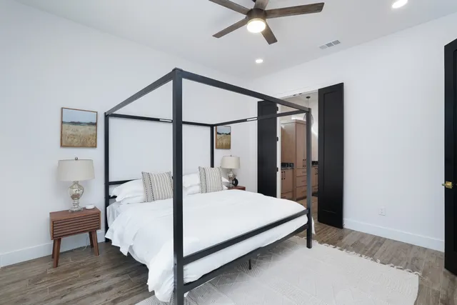 Bedroom 1 image 1